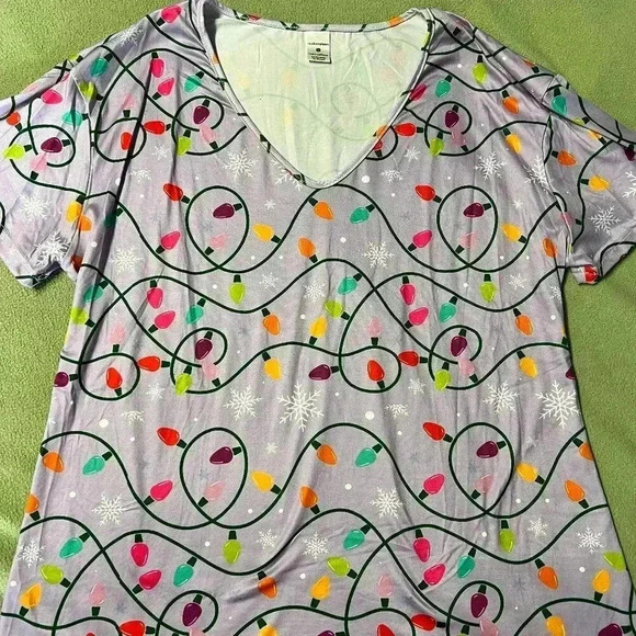 Cherryloom Tops - Holiday Lights Tshirt